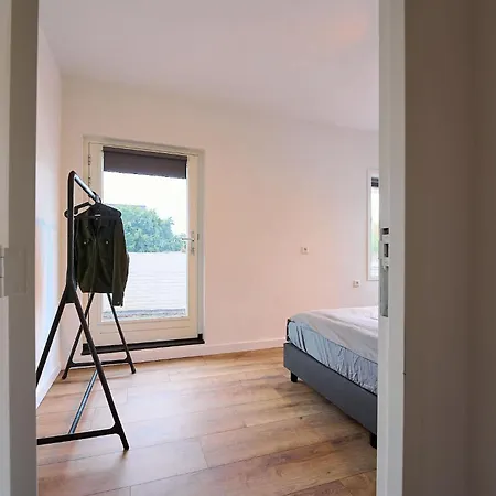 Stratum's 3 No Kitchen