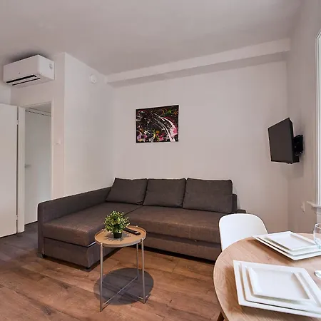 Stratum'S Apartment 3 No Kitchen Gasthof *