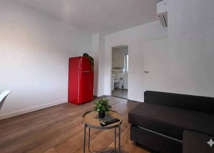 Stratum's 3 No Kitchen *